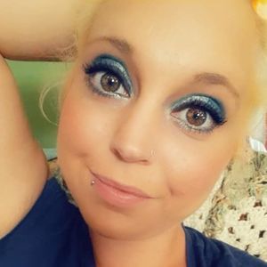 Meet your Posher, Christy